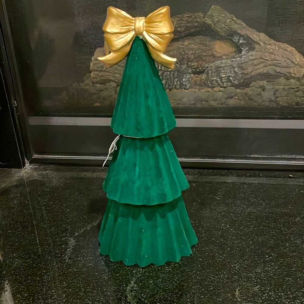 Viral felt velvet green bow tree